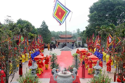 Lễ dâng hương tại Lễ hội Côn Sơn-Kiếp Bạc Xuân Giáp Ngọ 2014. (Ảnh: Thanh Tùng/TTXVN)