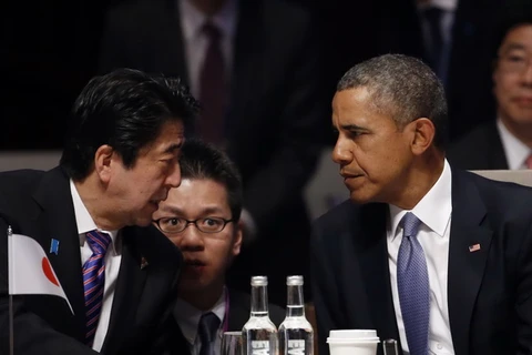 Tổng thống Mỹ Barack Obama và Thủ tướng Nhật Bản Shinzo Abe. (Ảnh: AFP/TTXVN)