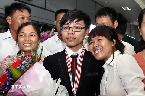 Nghệ An vinh danh học sinh đoạt giải kỳ thi Olympic Vật lý châu Á