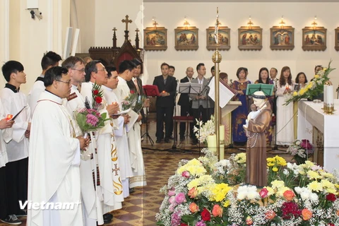 Người Việt Công giáo tại Séc hướng về biển đảo quê hương
