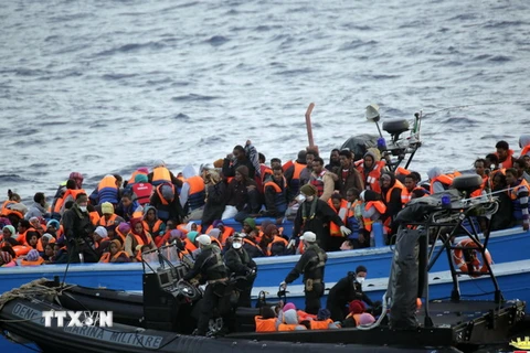 Tìm đường di cư vào châu Âu, 30 người chết ngạt trên biển