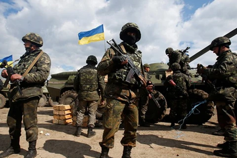 Quân đội Ukraine vẫn đang thực hiện chiến dịch trấn áp lực lượng ly khai ở miền Đông. (Nguồn: AP)