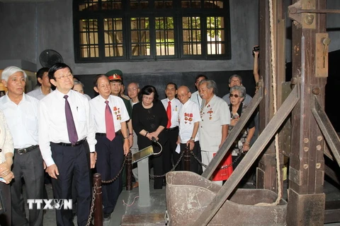 Chủ tịch nước Trương Tấn Sang gặp gỡ cựu tù chính trị Hỏa Lò