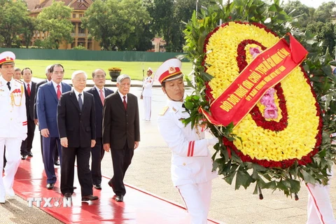 Lãnh đạo Đảng, Nhà nước vào Lăng viếng Chủ tịch Hồ Chí Minh