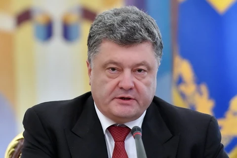 Ukraine ký luật mở đường cho các biện pháp trừng phạt Nga