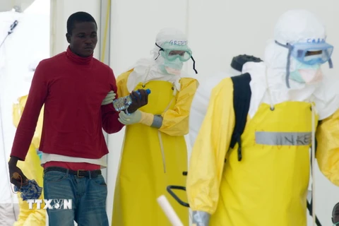 Quỹ Bill-Melinda Gates góp 50 triệu USD để chống dịch Ebola