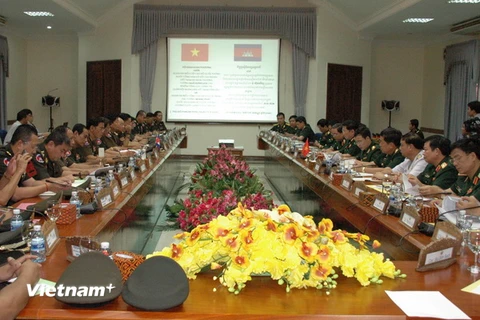 Đoàn cấp cao Quân đội Việt Nam thăm, làm việc tại Campuchia