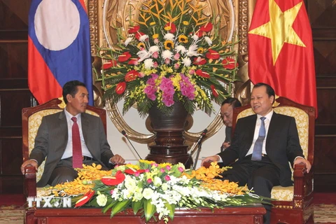 Phó Thủ tướng Vũ Văn Ninh tiếp Phó Thủ tướng Lào Buttanavong