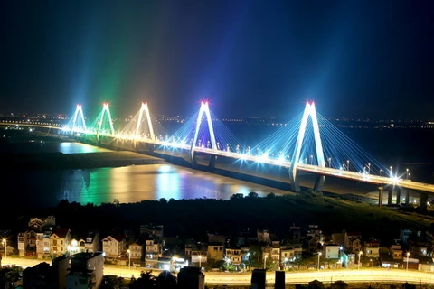 [Infographics] Cầu Nhật Tân - Cầu dây văng lớn nhất Việt Nam 