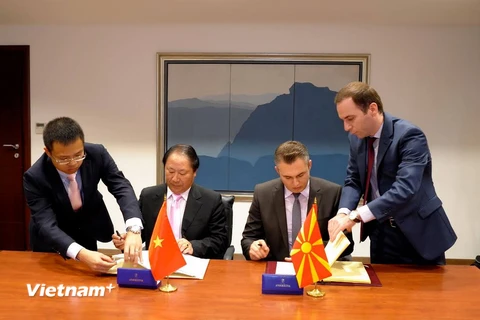 Việt Nam và Macedonia ký các hiệp định thúc đẩy thương mại
