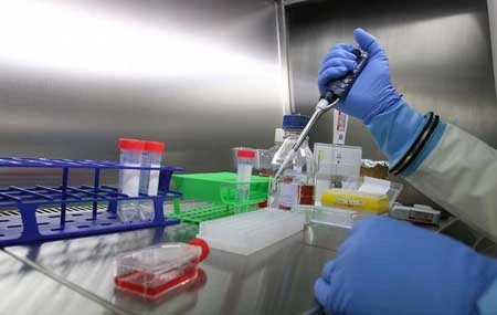 Mỹ thử nghiệm thành công vắcxin phòng Ebola trên người