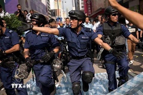 Hong Kong: Bạo lực bùng phát trở lại ở quận Mong Kok