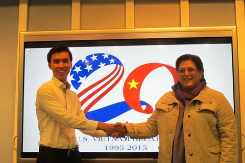 Trao giải thiết kế logo kỷ niệm 20 năm quan hệ Việt Nam-Hoa Kỳ