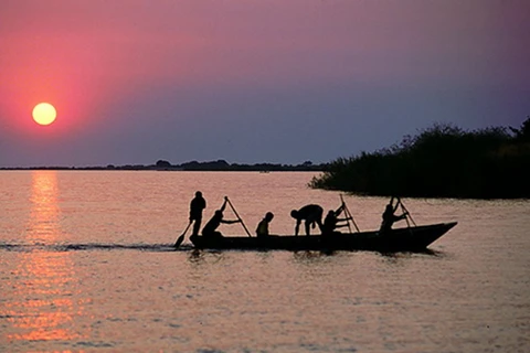 Gần 30 người chết đuối sau vụ lật thuyền ở hồ Tanganyika