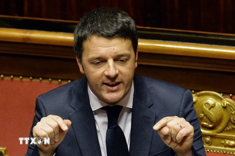 Thủ tướng Italy vượt qua bỏ phiếu tín nhiệm về ngân sách 2015