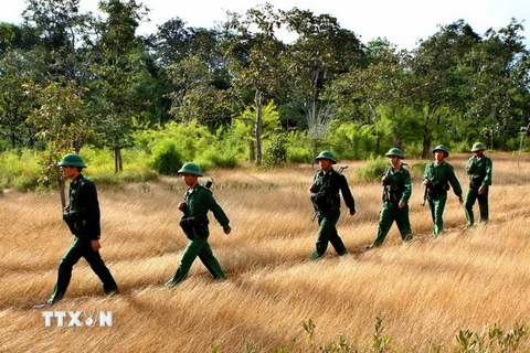 Đảng NDCM Lào gửi điện mừng kỷ niệm 70 năm thành lập Quân đội 