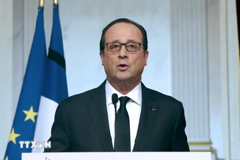 Pháp "không bao giờ chịu khuất phục" sau các vụ khủng bố