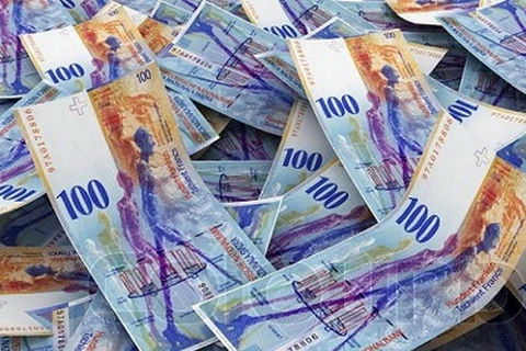 Thụy Sĩ dỡ bỏ tỷ giá của đồng nội tệ franc so với đồng euro