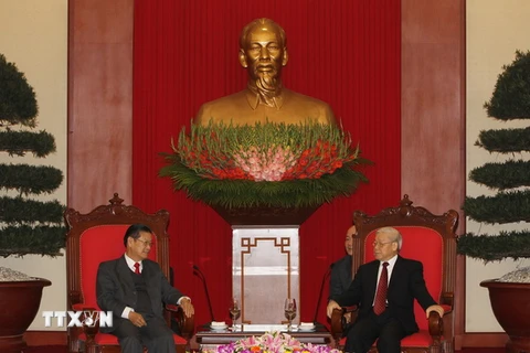 Tổng Bí thư tiếp đoàn đại biểu cấp cao Chính phủ Lào 
