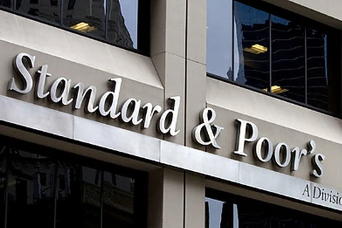 Standard & Poor's hạ mức xếp hạng tín dụng của Nga xuống BB+