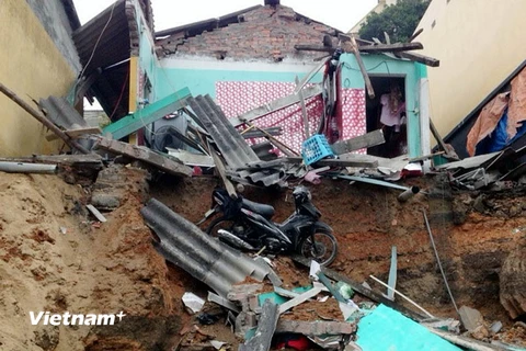 Quảng Ninh: Thi công kè không đảm bảo làm sập nhà của dân