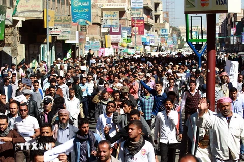 Hàng chục nghìn người Yemen tuần hành phản đối phiến quân