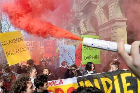Italy: Học sinh sinh viên biểu tình chống cải cách giáo dục 