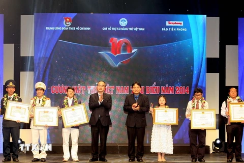 Trao giải thưởng 10 gương mặt trẻ Việt Nam tiêu biểu năm 2014