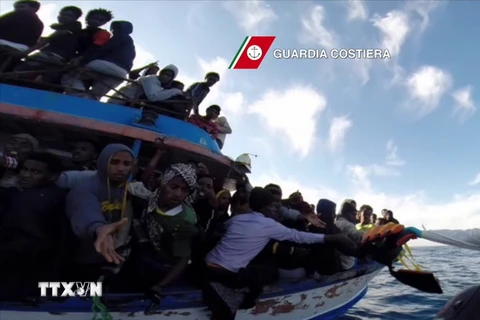 Italy đau đầu trước gia tăng người nhập cư bằng đường biển 