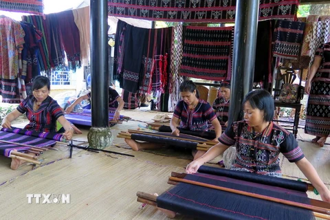 Tôn vinh nghệ nhân, làng nghề ở Festival Nghề truyền thống Huế