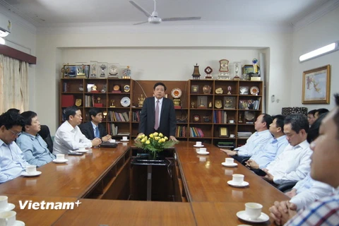 Bộ trưởng Phùng Quang Thanh thăm Đại sứ quán Việt Nam ở Ấn Độ