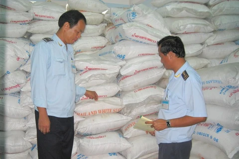 Tây Ninh tịch thu 1,6 tấn đường cát nhập lậu từ Campuchia
