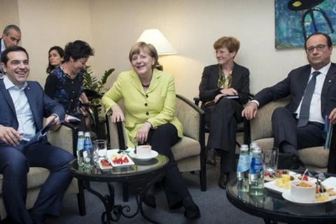 Thủ tướng Đức Angela Merkel (giữa), Tổng thống Pháp Francois Hollande (phải) và Thủ tướng Hy Lạp Alexis Tsipras (trái) đã có cuộc gặp tại thủ đô Latvia hồi tháng Năm vừa qua. (Nguồn: Reuters)