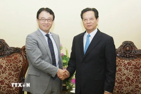 Thủ tướng Nguyễn Tấn Dũng tiếp Giám đốc Ngân hàng Phát triển Châu Á (ADB) tại Việt Nam ông Tomoyuki Kimura. (Ảnh: Phương Hoa/TTXVN)