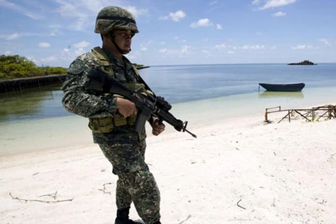 Lính Philippines trong một cuộc tuần tra. (nguồn: Reuters)