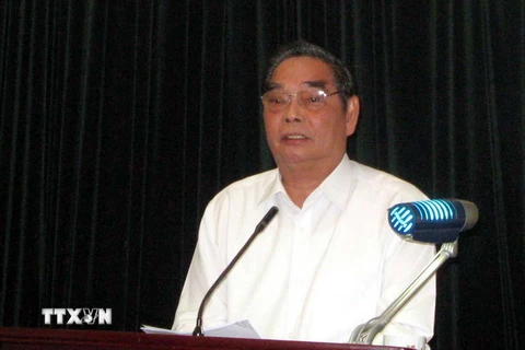 Ông Lê Hồng Anh phát biểu tại buổi làm việc với Ban Thường vụ Tỉnh ủy Bắc Giang. (Ảnh: Dương Trí/TTXVN)