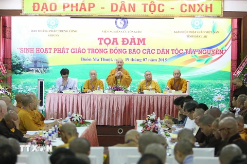 Hòa thượng Thích Thiện Nhơn, Chủ tịch Hội đồng Trị sự Trung ương Giáo hội Phật giáo Việt Nam phát biểu tại buổi tọa đàm về Sinh hoạt Phật giáo trong đồng bào các dân tộc Tây Nguyên. (Ảnh: Dương Giang/TTXVN)