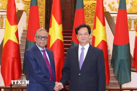 Thủ tướng Nguyễn Tấn Dũng hội kiến với Tổng thống Cộng hòa nhân dân Bangladesh Md. Abdul Hamid. (Ảnh: Thống Nhất/TTXVN)