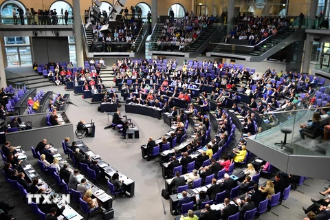 Toàn cảnh một phiên họp của Quốc hội ở Berlin. (Ảnh: AFP/TTXVN)