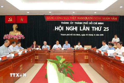 Hội nghị Ban chấp hành Đảng bộ TP Hồ Chí Minh khóa IX - lần thứ 25 về công tác nhân sự chuẩn bị cho Đại hội Đảng bộ TP Hồ Chí Minh khóa X, nhiệm kỳ 2015-2020. (Ảnh: Thanh Vũ/TTXVN)