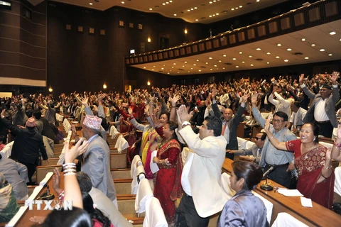 Các nghị sỹ Nepal tại phiên họp sau khi Quốc hội thông qua Hiến pháp mới, ở Kathmandu ngày 16/9 vừa qua. (Ảnh: AFP/TTXVN)