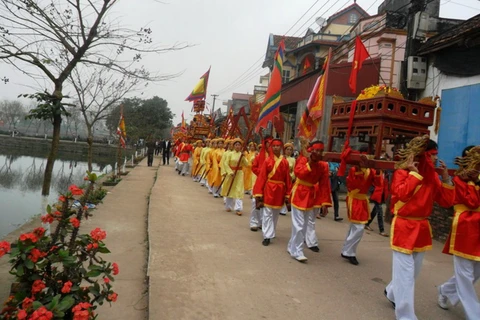 Lễ rước Đức Thánh Chử Đồng Tử ra Lăng Chử Cù Vân. (Nguồn: hanoi.gov.vn)