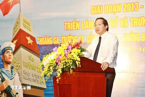 Ông Trương Minh Tuấn, Thứ trưởng Bộ Thông tin và Truyền thông phát biểu khai mạc. (Ảnh: Minh Quyết/TTXVN)