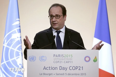 Tổng thống Pháp Francois Hollande phát biểu ngày 6/12, tại Paris. (Ảnh: AFP/TTXVN)