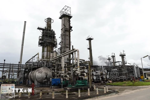 Nhà máy lọc dầu tại Port Harcourt, Nigeria ngày 16/9 vừa qua. (Ảnh: AFP/TTXVN)