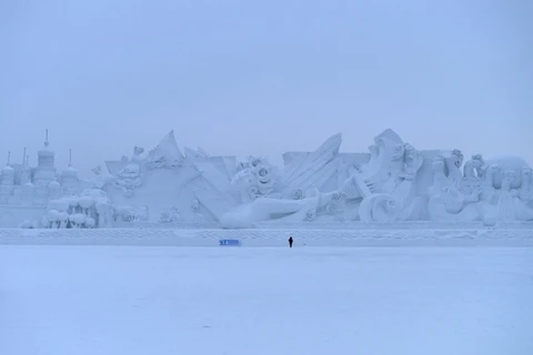 Tác phẩm điêu khắc tuyết trong Kỷ Băng và Tuyết Liên hoan Quốc tế Cáp Nhĩ Tân ở phía đông bắc tỉnh Hắc Long Giang của Trung Quốc ngày 5/1 vừa qua. (Nguồn: dailymail)