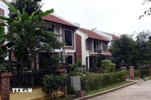 Các ngôi nhà biệt thự tại khu resort Điền Viên Thôn. (Ảnh: Nguyễn Văn Cảnh/TTXVN)