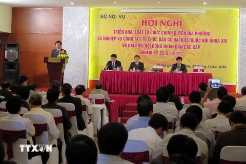 Hội nghị triển khai Luật Tổ chức chính quyền địa phương và nghiệp vụ công tác tổ chức bầu cử đại biểu Quốc hội khóa XIV và đại biểu Hội đồng nhân dân các cấp nhiệm kỳ 2016-2021. (Ảnh: Quốc Việt/TTXVN)
