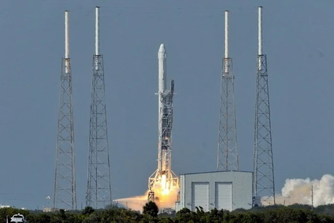 Tên lửa đẩy Falcon 9. (Nguồn: AFP)