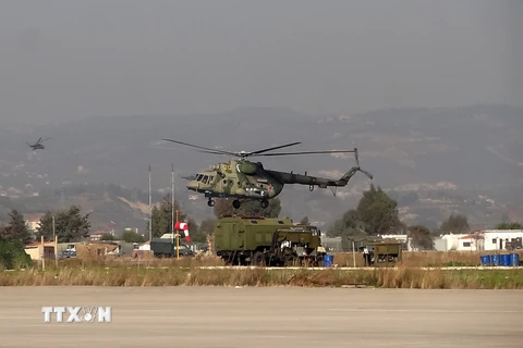 Máy bay trực thăng tại căn cứ quân sự Nga ở tỉnh Latakia ngày 16/2 vừa qua. (Ảnh: AFP/TTXVN)